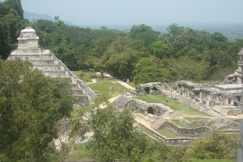 palenque - found in the jungle - © Tom Loewen | 14x3.de